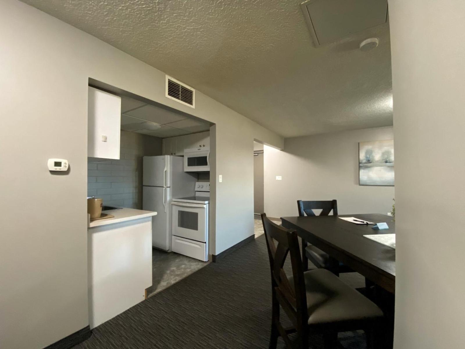 Travelodge By Wyndham Grande Prairie Exterior photo