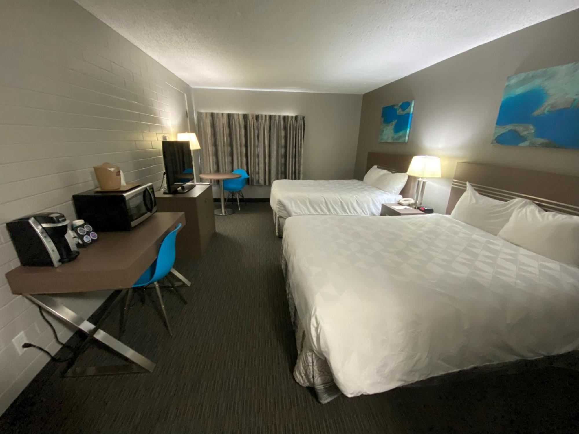 Travelodge By Wyndham Grande Prairie Exterior photo