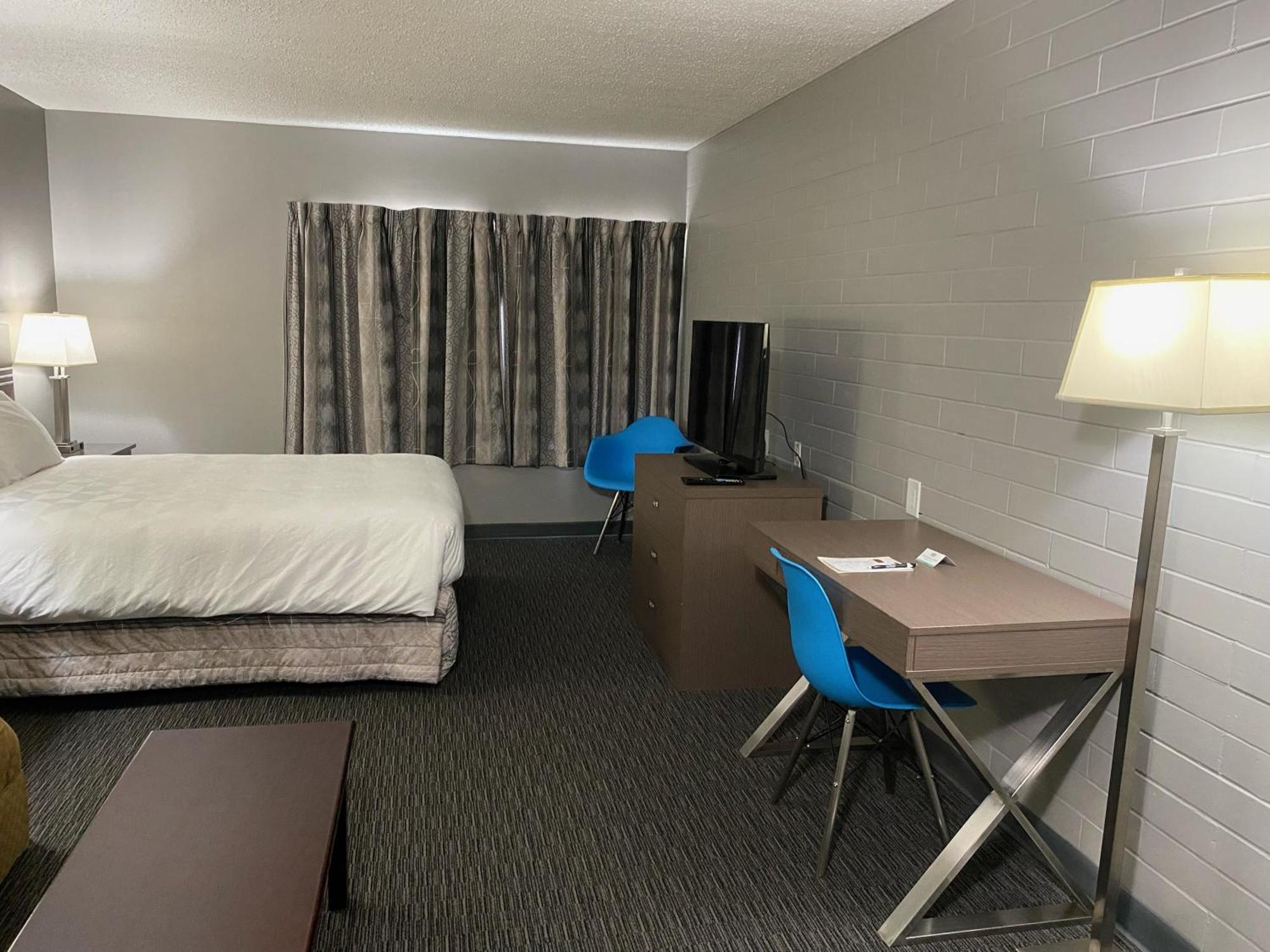 Travelodge By Wyndham Grande Prairie Exterior photo