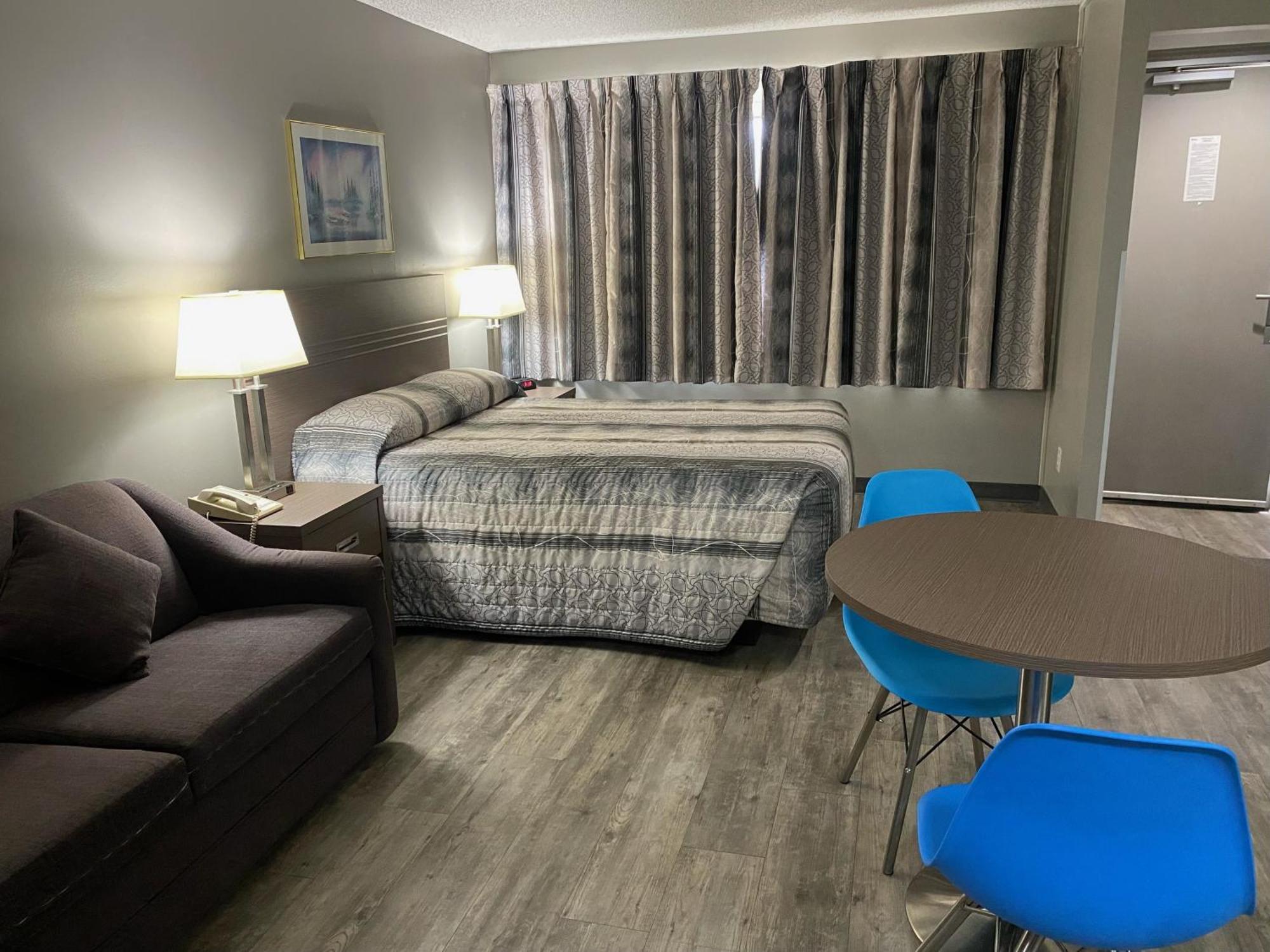 Travelodge By Wyndham Grande Prairie Exterior photo