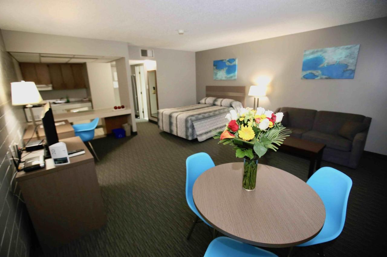 Travelodge By Wyndham Grande Prairie Exterior photo