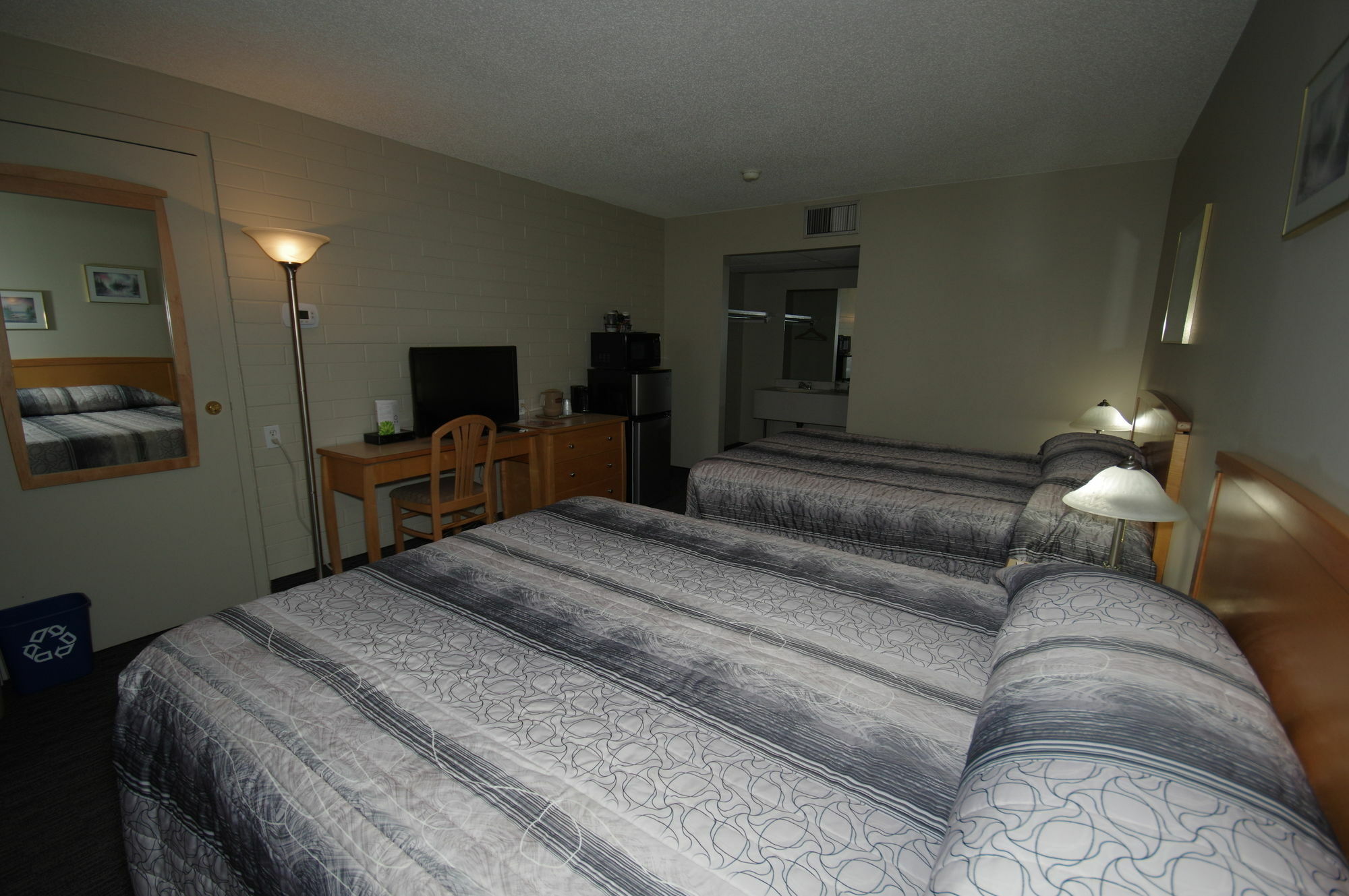 Travelodge By Wyndham Grande Prairie Exterior photo