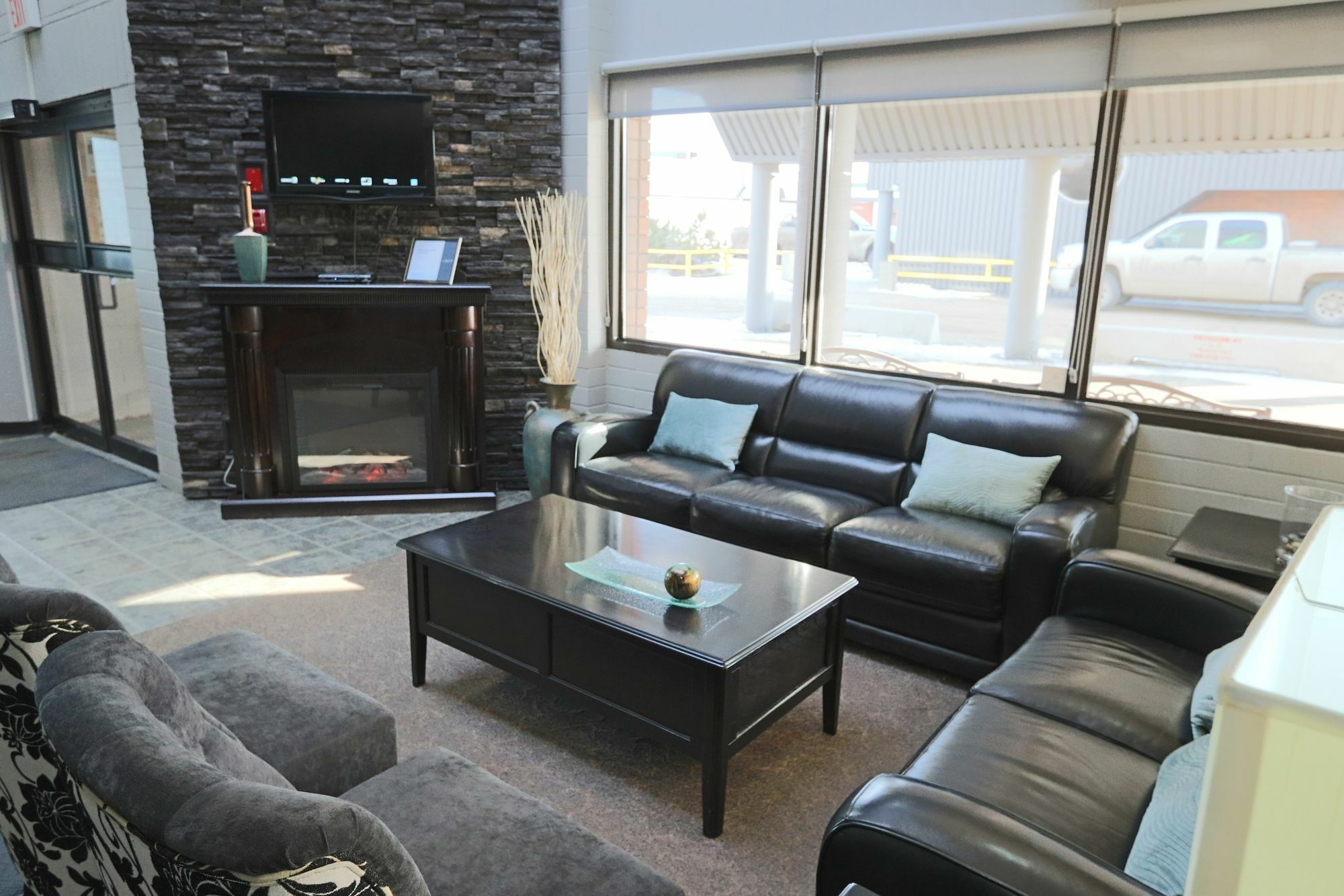 Travelodge By Wyndham Grande Prairie Exterior photo